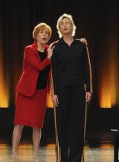 Carol Burnett and Sue Sylvester in GLEE - Season Two - "Furt" | © 2010 Fox/Mike Yarish