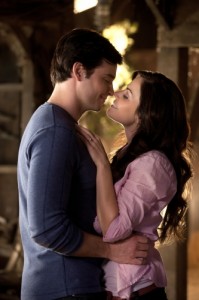 Tom Welling and Erica Durance in SMALLVILLE - Season 10 - "Scion" | ©2011 The CW/Jack Rowand