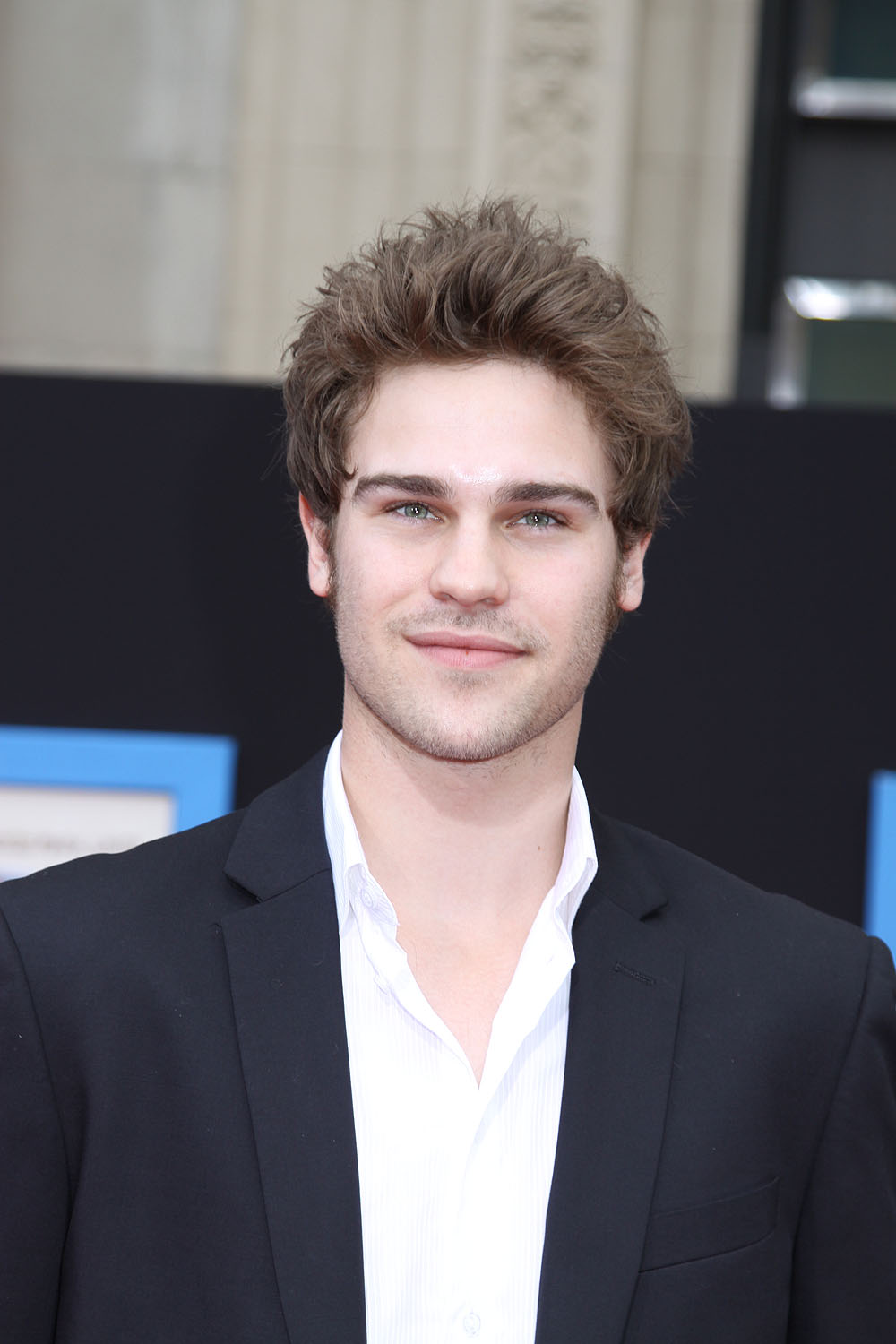 Grey Damon - Picture Gallery