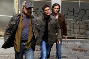 Jim Beaver, Jensen Ackles and Jared Padalecki in SUPERNATURAL - Season 6 finale - "The Man Who Knew Too Much" | ©2011 The CW/Jack Rowand
