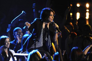 Vicci Martinez performs on THE VOICE - Season 1 - "Live Show, Quarter-Finals 2" | ©2011 NBC/Lewis Jacobs
