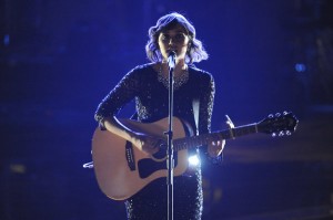 Dia Frampton performs on THE VOICE - Season 1 - "Semi-Finals" | ©2011 NBC/Lewis Jacobs