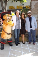Antonio Banderas, Salma Hayek, Zach Galifianakis, and Puss In Boots at the Los Angeles Premiere of PUSS IN BOOTS | ©2011 Sue Schneider