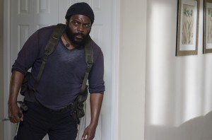 Chad Coleman as Tyreese checks an house for zombies on THE WALKING DEAD "What Happened and What's Going On?" | © 2015 Gene Page/AMC