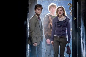 HARRY POTTER and the DEATHLY HALLOWS PT.1 - Daniel Radcliffe, Rupert Grint, Emma Watson, © 2010 Warner Bros. | Daniel Radcliffe, Rupert Grint, Emma Watson in HARRY POTTER AND THE DEATHLY HALLOWS PT. 1