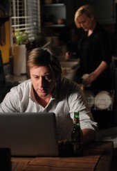 MMaria Lark, Jake Weber and Patricia Arquette in MEDIUM - Season 7 - "Will The Real Fred Rovick Please Stand Up?" |©2011 CBS/Michael Yarish