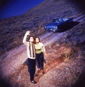 Eric Close and Megan Ward in DARK SKIES: THE DECLASSIFIED COMPLETE SERIES | ©2011 Shout! Factory