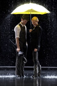 Matthew Morrison and Gwyneth Paltrow in GLEE - Season 2 - "Umbrella" | ©2010 Fox