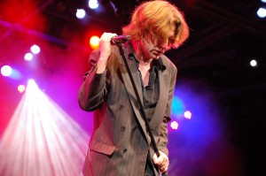 John Waite on stage in 2009 | photo credit: Lee Russell