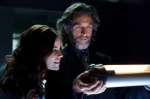 Cassidy Freeman and John Glover in SMALLVILLE - Season 10 - "Scion" | ©2011 The CW/Jack Rowand Cassidy Freeman and John Glover in SMALLVILLE - Season 10 - "Scion" | ©2011 The CW/Jack Rowand