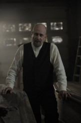 Terry Kinney in BEING HUMAN - Season 1 - "Dog Eat Dog" | ©2011 Syfy/Philppe Bosse