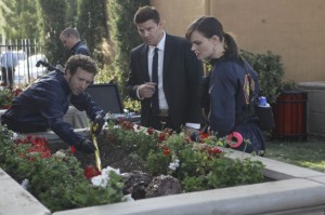 Emily Deschanel, David Boreanaz and TJ Thyne in BONES - Season 6 - "Pinocchio in the Planter" |©2011 Fox/Ray Mickshaw