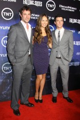 Noah Wyle, Moon Bloodgood and Drew Roy at the premiere screening of TNT's FALLING SKIES | ©2011 Sue Schneider