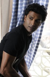 Sendhil Ramamurthy in COVERT AFFAIRS - Season 1 - "Around the Sun" | ©2011 USA Network/Steve Wilkie