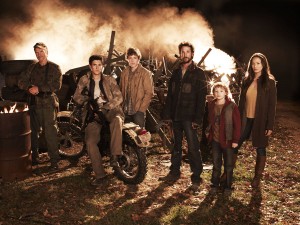 Will Patton, Drew Roy, Connor Jessup, Noah Wyle, Maxim Knight and Moon Bloodgood in FALLING SKIES - Season 1 | ©2011 TNT/Frank Ockenfels