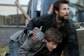 Connor Jessup and Noah Wyle in FALLING SKIES - Season 1 - "Eight Hours" | ©2011 TNT/Ken Woroner