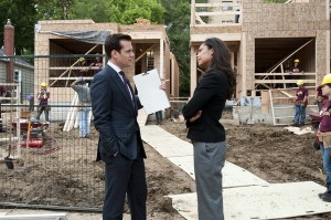 Gabriel Macht and Gina Torres in SUITS - Season 1- "Identity Crisis" | ©2011 USA/ Christos Kalohoridis Gabriel Macht and Gina Torres in SUITS - Season 1- "Identity Crisis" | ©2011 USA/ Christos Kalohoridis