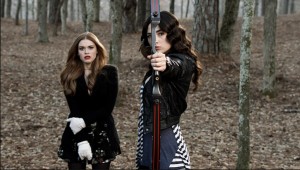 Holland Roden and Crystal Reed in TEEN WOLF - Season 1 - "Co-Captain" | ©2011 MTV