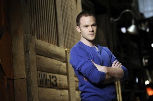 Aaron Ashmore in WAREHOUSE 13 - Season 3 - "The New Guy" | ©2011 Syfy/Steve Wilkie Aaron Ashmore in WAREHOUSE 13 - Season 3 - "The New Guy" | ©2011 Syfy/Steve Wilkie