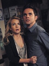 Britt Robertson and Thomas Dekker in THE SECRET CIRCLE - Season 1 - "Loner" | ©2011 The CW/Sergei Bachlakov