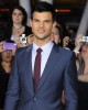 Taylor Lautner at the World Premiere of THE TWILIGHT SAGA: BREAKING DAWN - PART 1 | ©2011 Sue Schneider