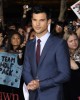 Taylor Lautner at the World Premiere of THE TWILIGHT SAGA: BREAKING DAWN - PART 1 | ©2011 Sue Schneider