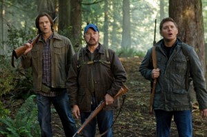 Jared Padalecki, Jim Beaver and Jensen Ackles in SUPERNATURAL - Season 7 - "How to Win Friends and Influence Monsters" | ©2011 The CW/Jack Rowand