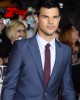 Taylor Lautner at the World Premiere of THE TWILIGHT SAGA BREAKING DAWN PART 1 | ©2011 Sue Schneider