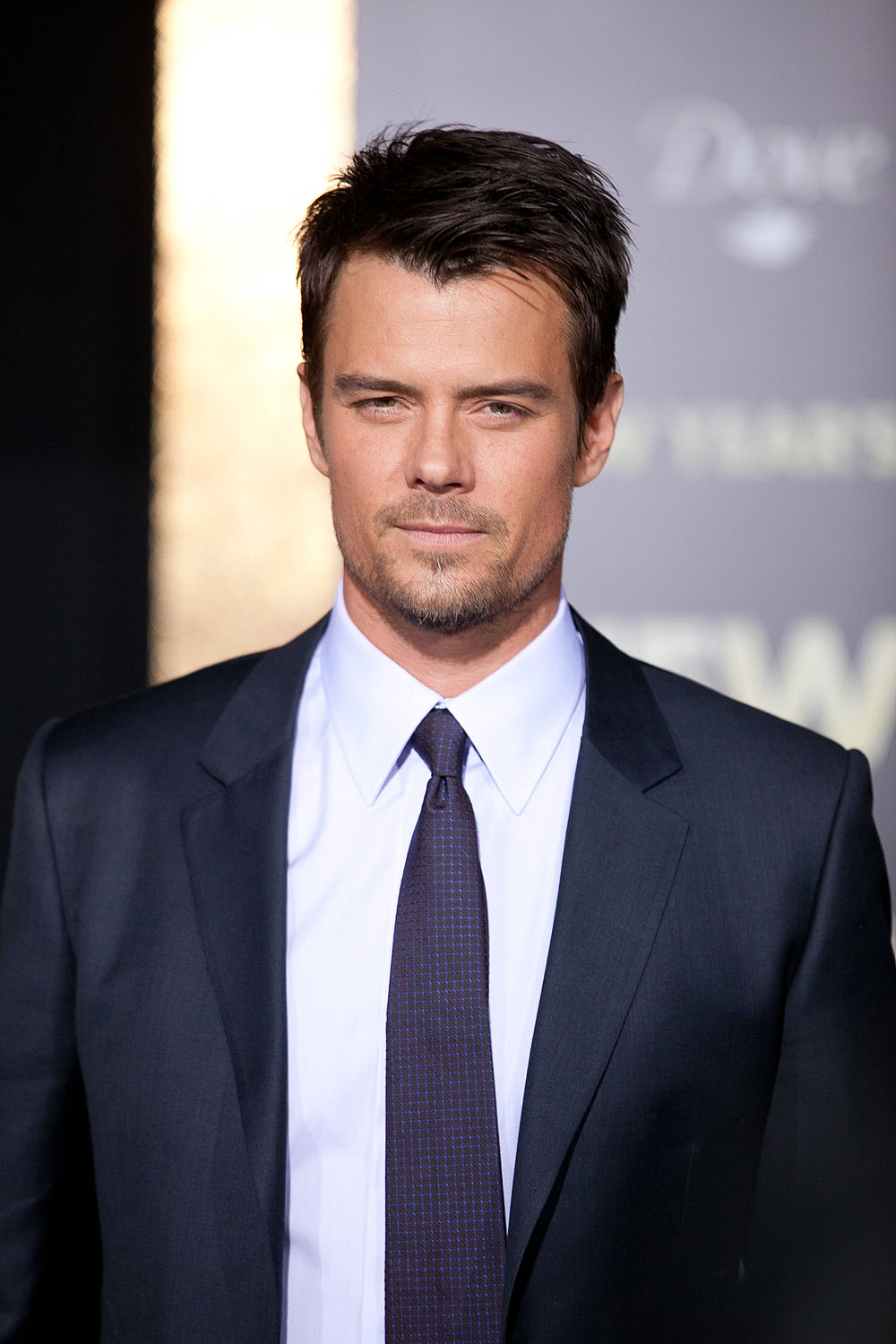 Josh Duhamel at the World Premiere of NEW YEAR'S EVE | ©2011 Sue ...