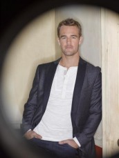James Van Der Beek in DON'T TRUST THE B---- IN APT. 23 - Season 1 | ©2012 ABC/Bob D'Amico