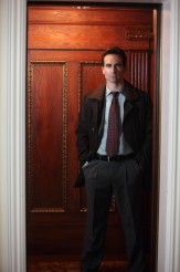 Nestor Carbonell in RINGER - Season 1 | ©2011 The CW/Eric Liebowitz