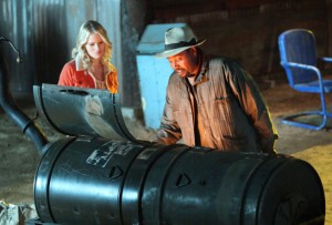 Joelle Carter and Mykelti Williamson in JUSTIFIED - Season 3 - "Harlan Roulette" | ©2012 FX/Prashant Gupta