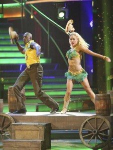 Donald Driver and Peta Murgatroyd perform on DANCING WITH THE STARS - Season 14 - "The Finals" | ©2012 ABC/Adam Taylor