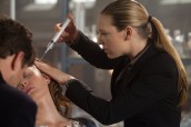 Anna Torv and Rebecca Mader in FRINGE - Season 4 - "Brave New World - Part 2" - Season Finale | ©2012 Fox/Liane Hentscher