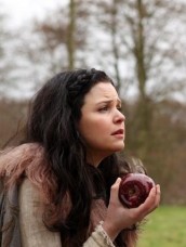 Ginnifer Goodwin as Mary in ONCE UPON A TIME An Apple Red as Blood | (c) 2012 ABC/JACK ROWAND
