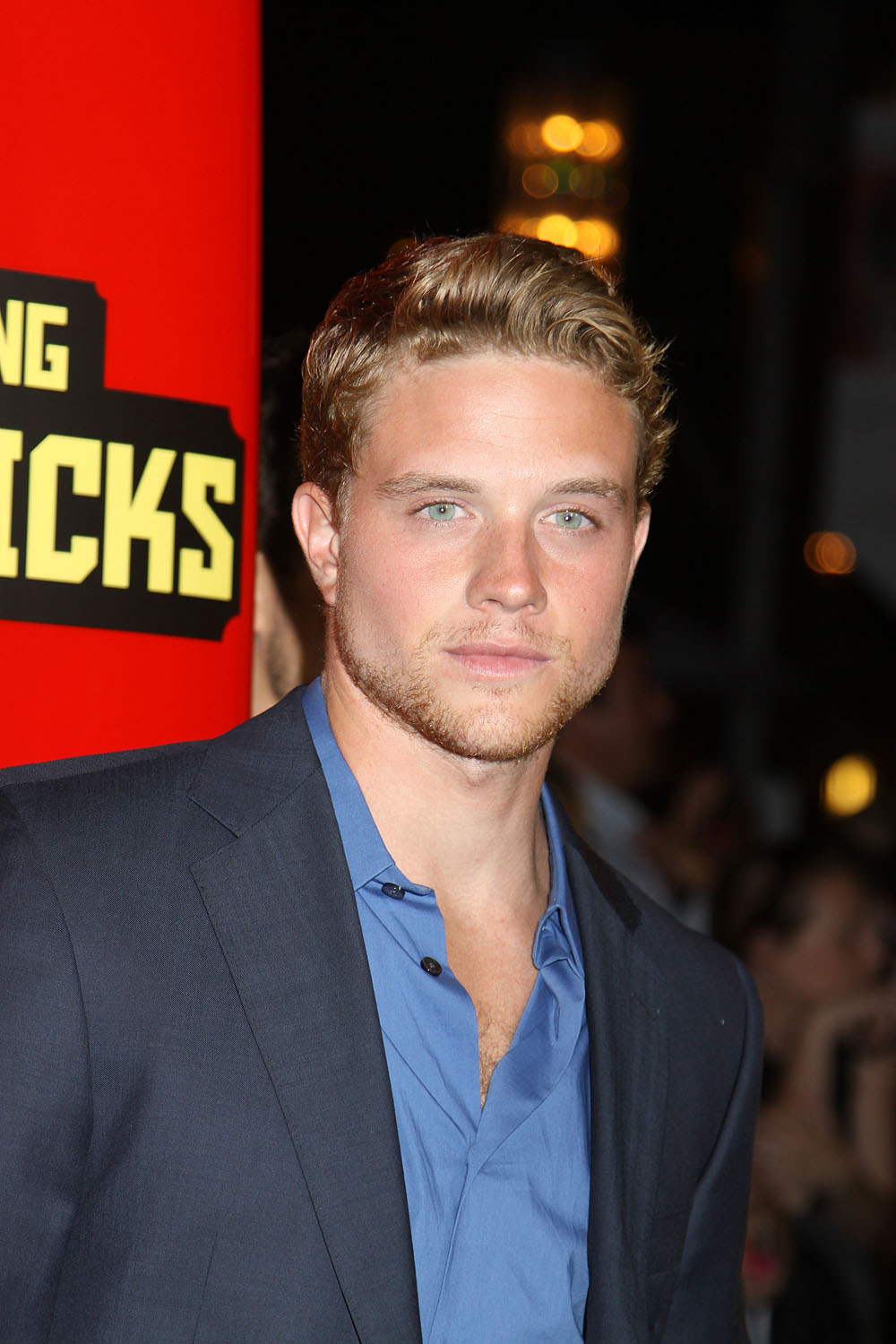 Exclusive Photos from CHASING MAVERICKS Special Screening - Assignment ...