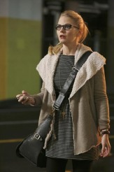 Jennifer Morrison in ONCE UPON A TIME - Season 2 - "Tallahassee" | ©2012 ABC/Jack Rowand