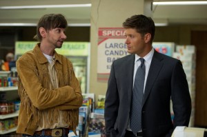 DJ Qualls and Jensen Ackles in SUPERNATURAL - Season 7 - "Southern Comfort" | ©2012 The CW/Diyah Pera