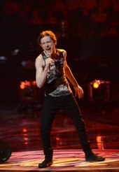Charlie Askew performs on AMERICAN IDOL | (c) 2013 Michael Becker/FOX