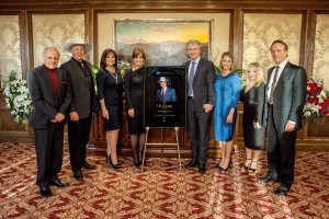 Ken Kersheval, Steve Kanaly, Deborah Shelton, Linda Gray, Patrick Duffy, Cathy Podewell, Charlene Tilton and Ted Shackelford in DALLAS - Season 2 - "J.R. Masterpiece" | ©2013 TNT/Skip Bolen