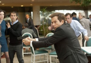Ryan Hardy (Kevin Bacon) hunts Joe Carroll in "Let Me Go" on THE FOLLOWING | (c) 2013 Fox