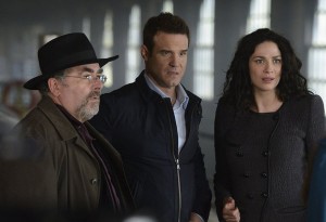 Saul Rubinek, Eddie McClintock, Joanna Kelly in WAREHOUSE 13 - Season 4 - "Lost & Found" | ©2013 Syfy/Steve Wilkie