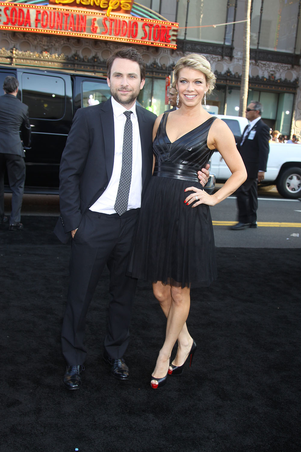 Charlie Day Wife, Son, Family, Height, Age, Wiki, Biography - Celebily