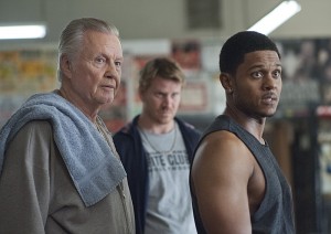 Jon Voight, Dash Mihok and Pooch Hall in RAY DONOVAN | ©2013 Showtime/Suzanne Tenner