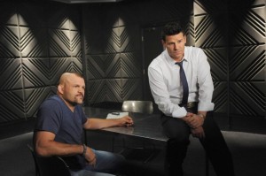 Former Ultimate Fighting Champion Chuck Liddel and David Boreanaz in BONES - Season 8 - "The Lady on the List" | ©2013 Fox/Ray Mickshaw