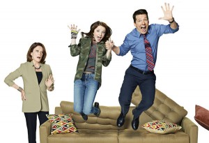 Linda Lavin, Samantha Isler and Sean Hayes in SEAN SAVES THE WORLD - Season 1 | ©2013 NBC/Chris Haston