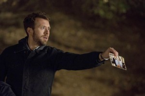 Hodgins (TJ Thyne) is reunited with his long-lost brother whom he learns is mentally ill on BONES | © 2014 Patrick McElhenney/FOX