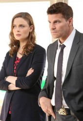 Booth (David Boreanaz, R) and Brennan (Emily Deschanel, L) have questions for the employees of a medical marijuana dispensary in an upcoming episode of BONES | © 2014 Patrick McElhenney/FOX