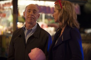 J.K. Simmons stars as Mel and Jenna Elfman stars as Joyce on GROWING UP FISHER | © 2014 Colleen Hayes/NBC