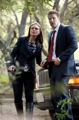 Emily Deschanel and David Boreanaz in BONES - Season 9 - "The Nail in the Coffin" | ©2014 Fox/Patrick McElhenney